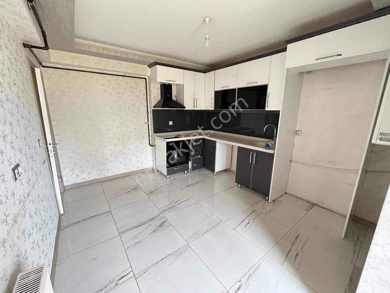 Karapürçek Cd Üzerinde 3.kat 3+1 Asansörlü Ön Cephe Full Yapılı - Görsel 4