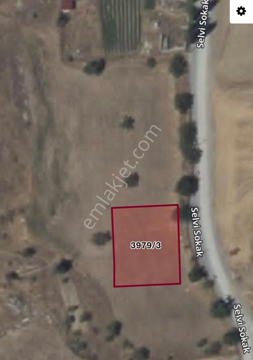 Yol Üstü 750 M2 Villa Parseli