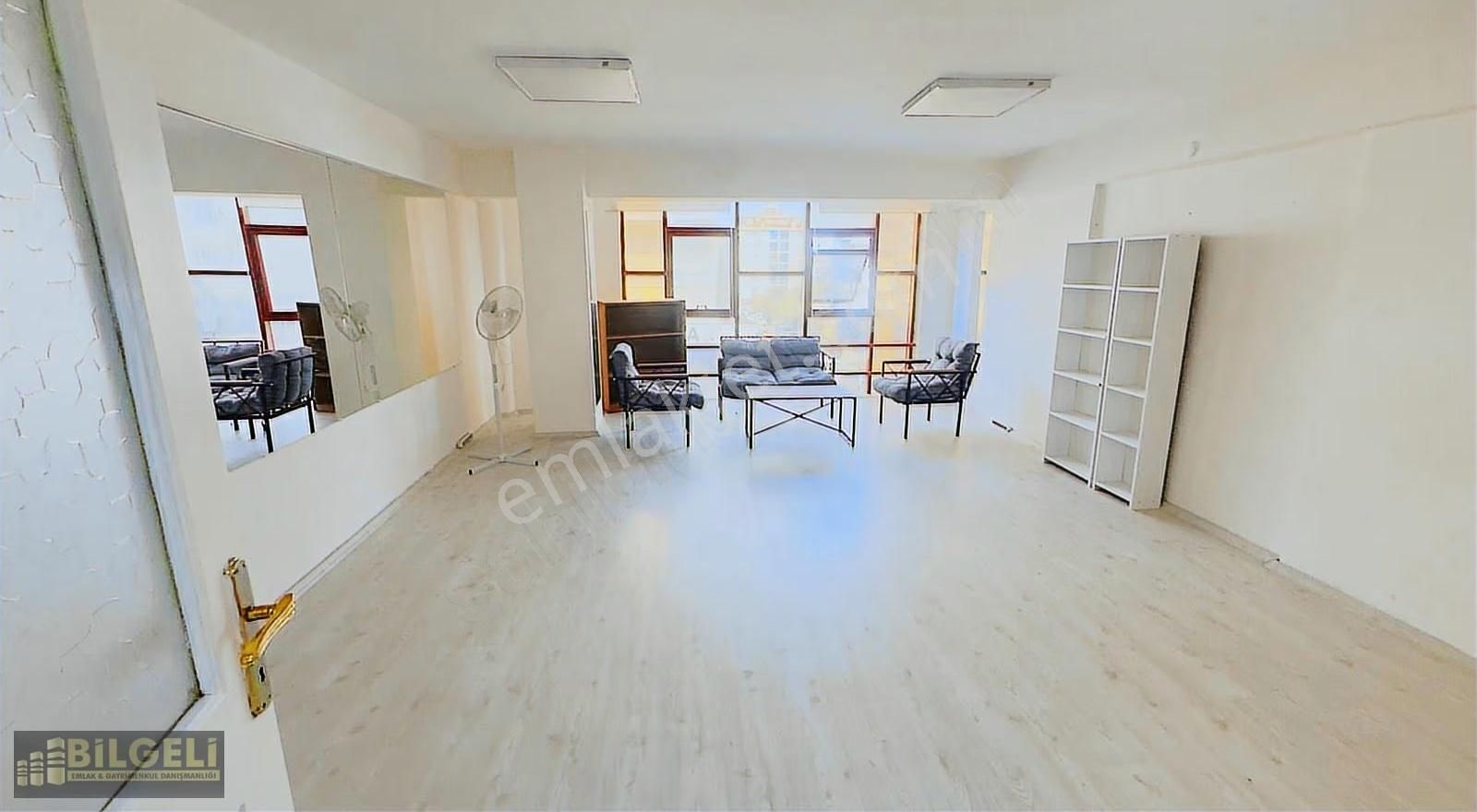 Narlıdere Mithatpaşa Caddesi Üzerinde Kiralık 1+1 72 M² - Görsel 2
