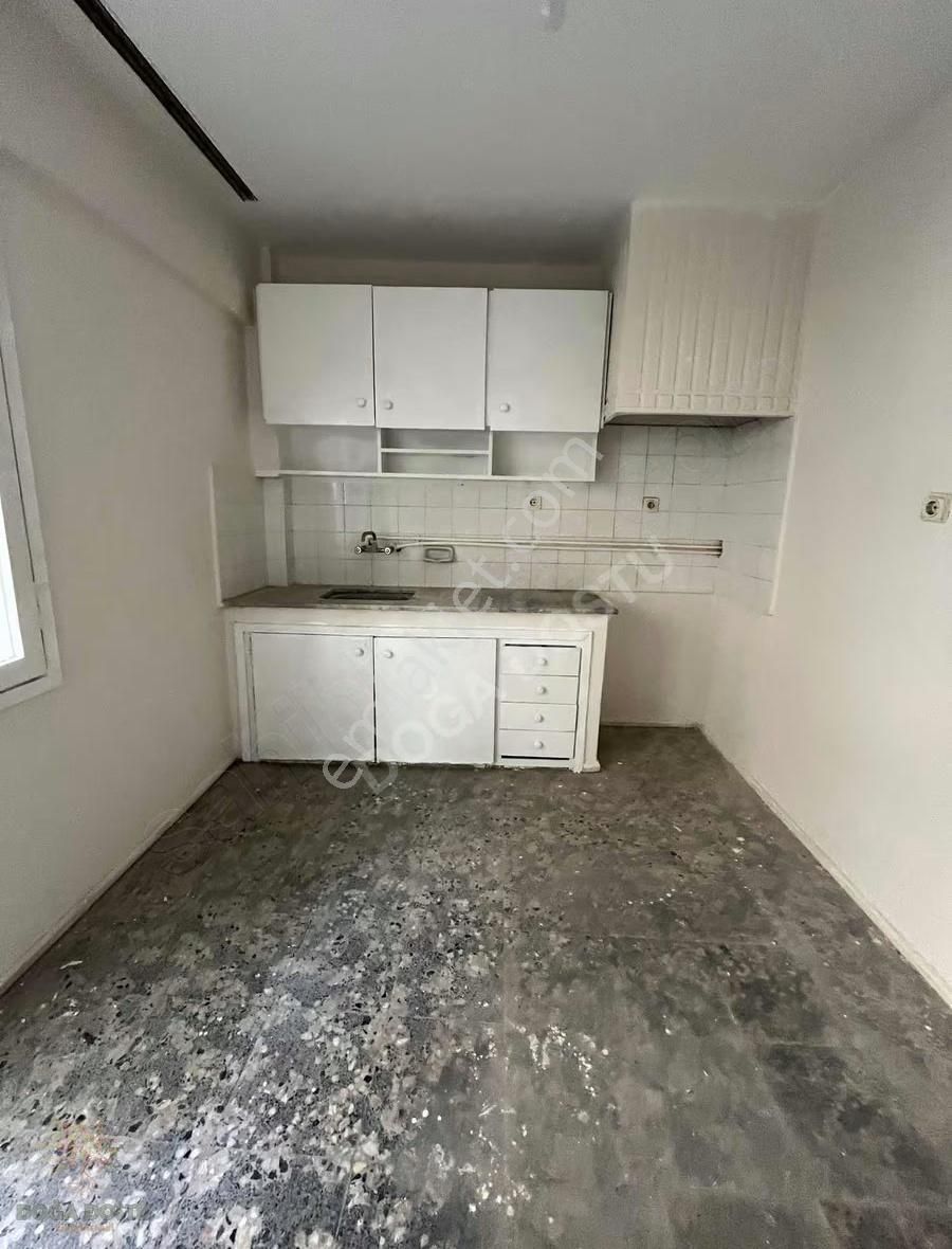Bornova Süvari Caddesi Küçük Park İçinde Metroya Yakın 2+1 Daire - Görsel 22