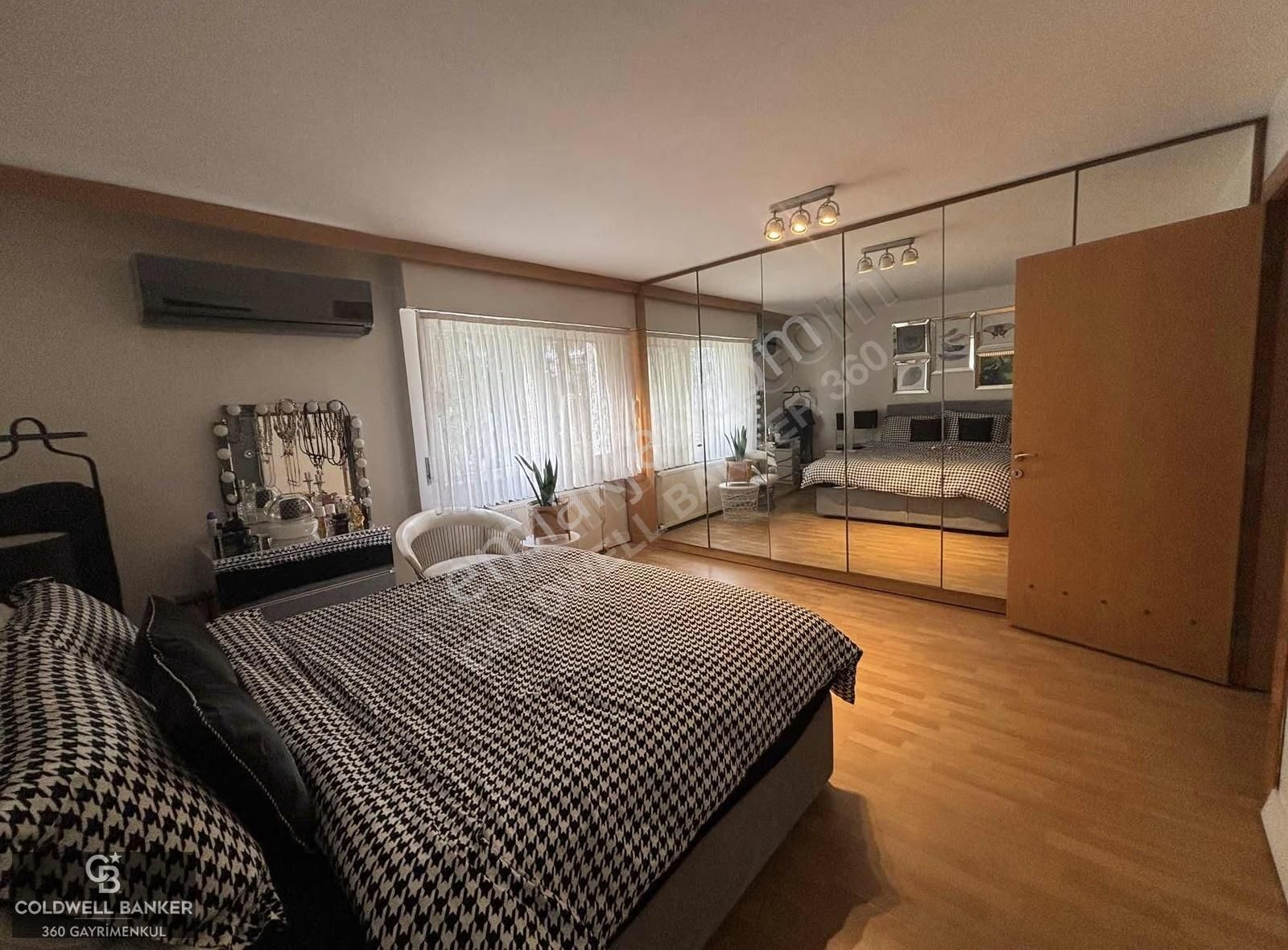 Karşıyaka, Bostanlı Akbank Sokağında Satılık Lüks 4+1 Daire - Görsel 13