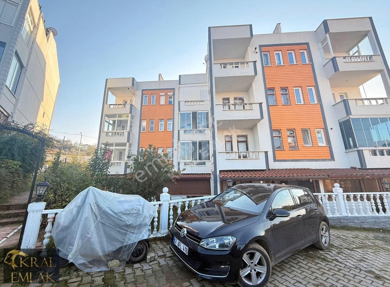 Ayazlı Mahallesinde Deniz Manzaralı Satılık 3+1 Dubleks Daire