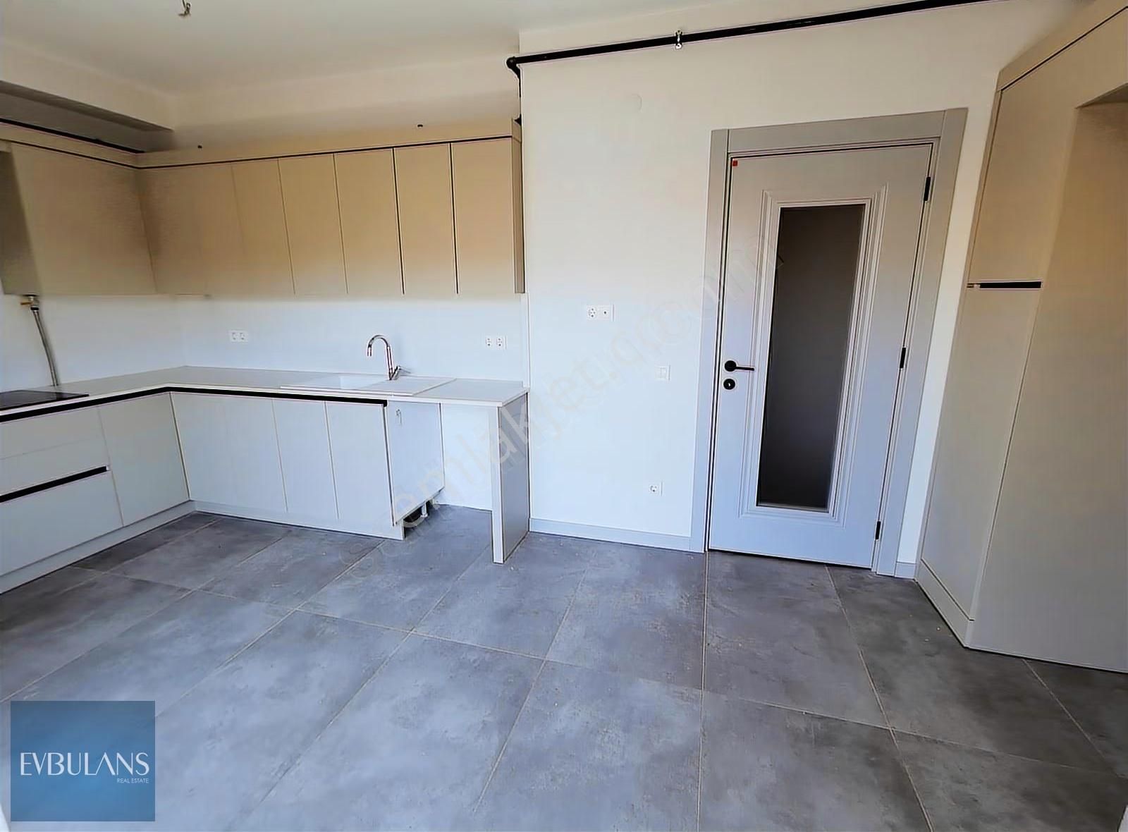 Girne Caddesi Paraleli Merkezi Konum 185 M2 3+1 Lüx Dub. Daire - Görsel 18