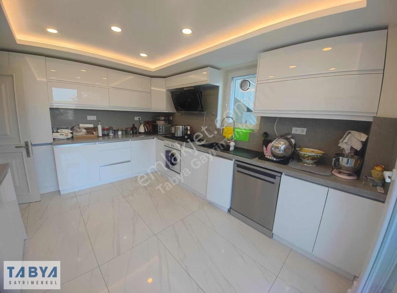 Zekeriyaköy'de Müstakil 8+2 Kiralık Villa - Görsel 14