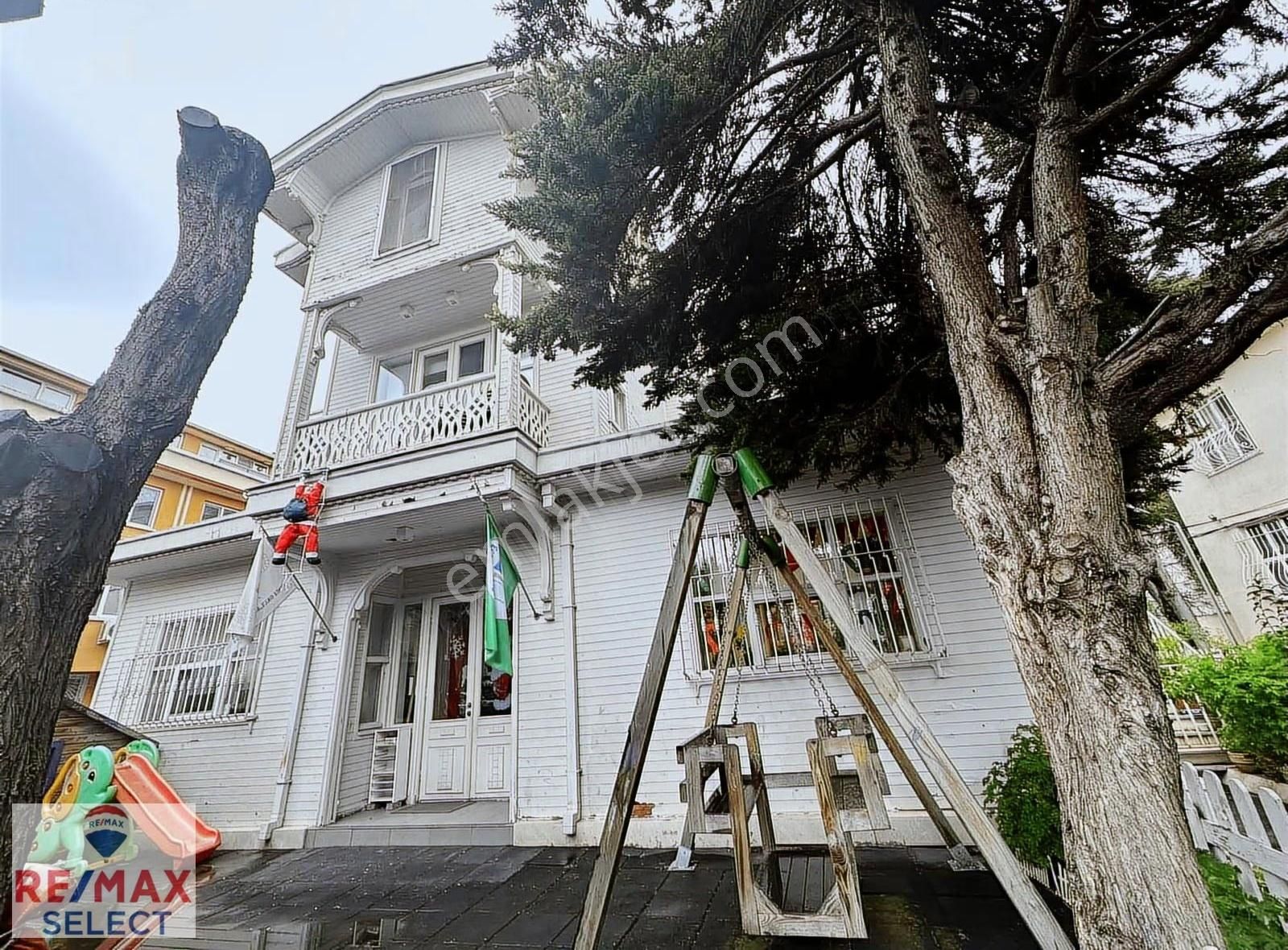 Yeşilköy'de Betonarme Yapıda Satılık Köşk - Görsel 13