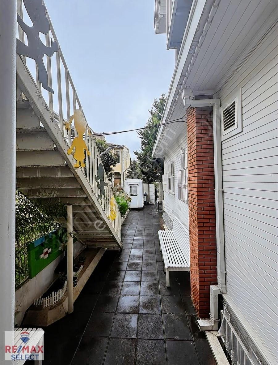 Yeşilköy'de Betonarme Yapıda Satılık Köşk - Görsel 11