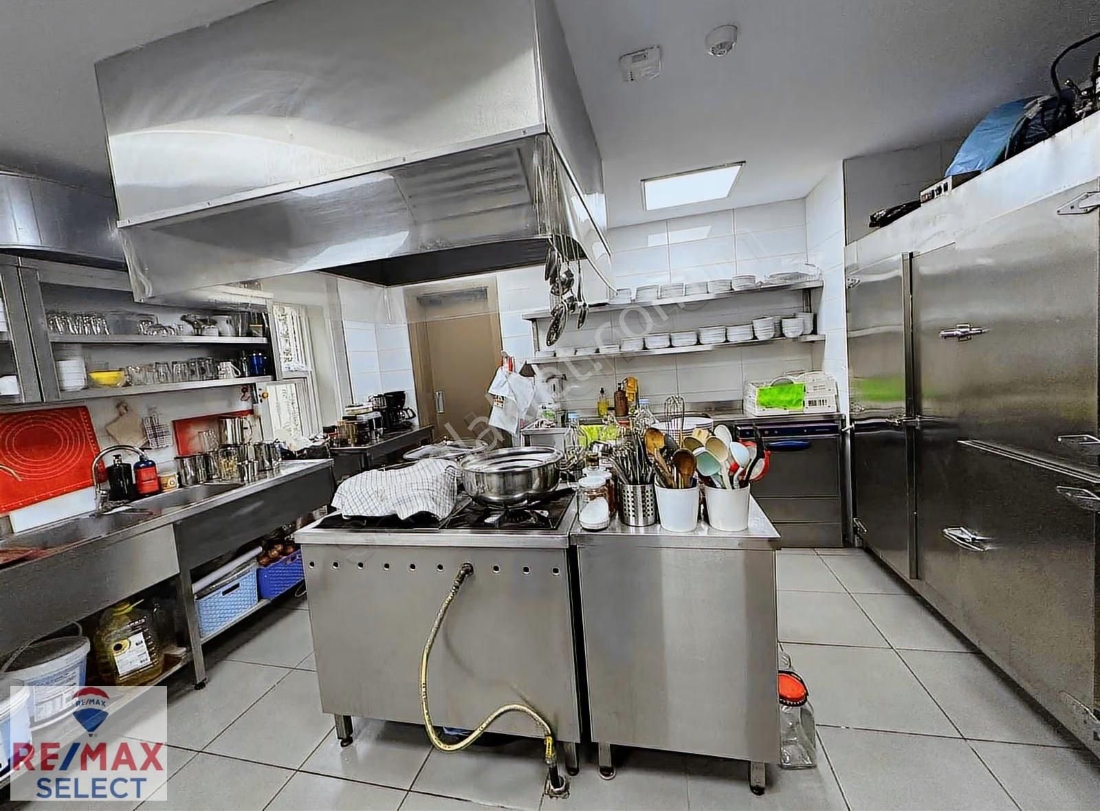 Yeşilköy'de Betonarme Yapıda Satılık Köşk - Görsel 14