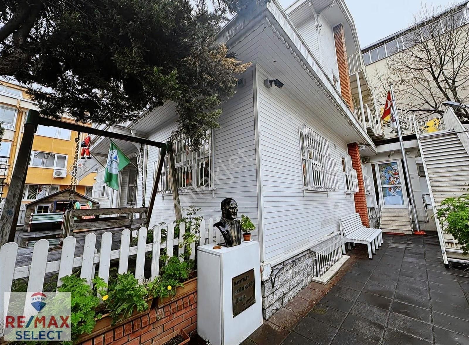 Yeşilköy'de Betonarme Yapıda Satılık Köşk - Görsel 10