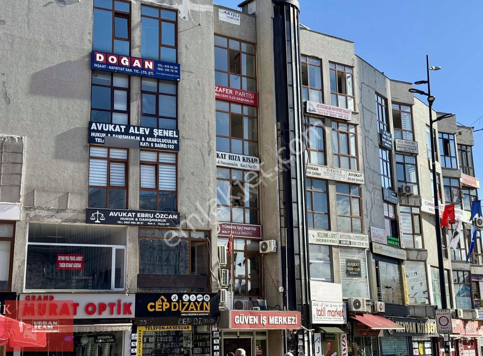 Maltepe Cumhuriyet Meydanında Yenilenmiş Ön Cephe Ofis Kiralık