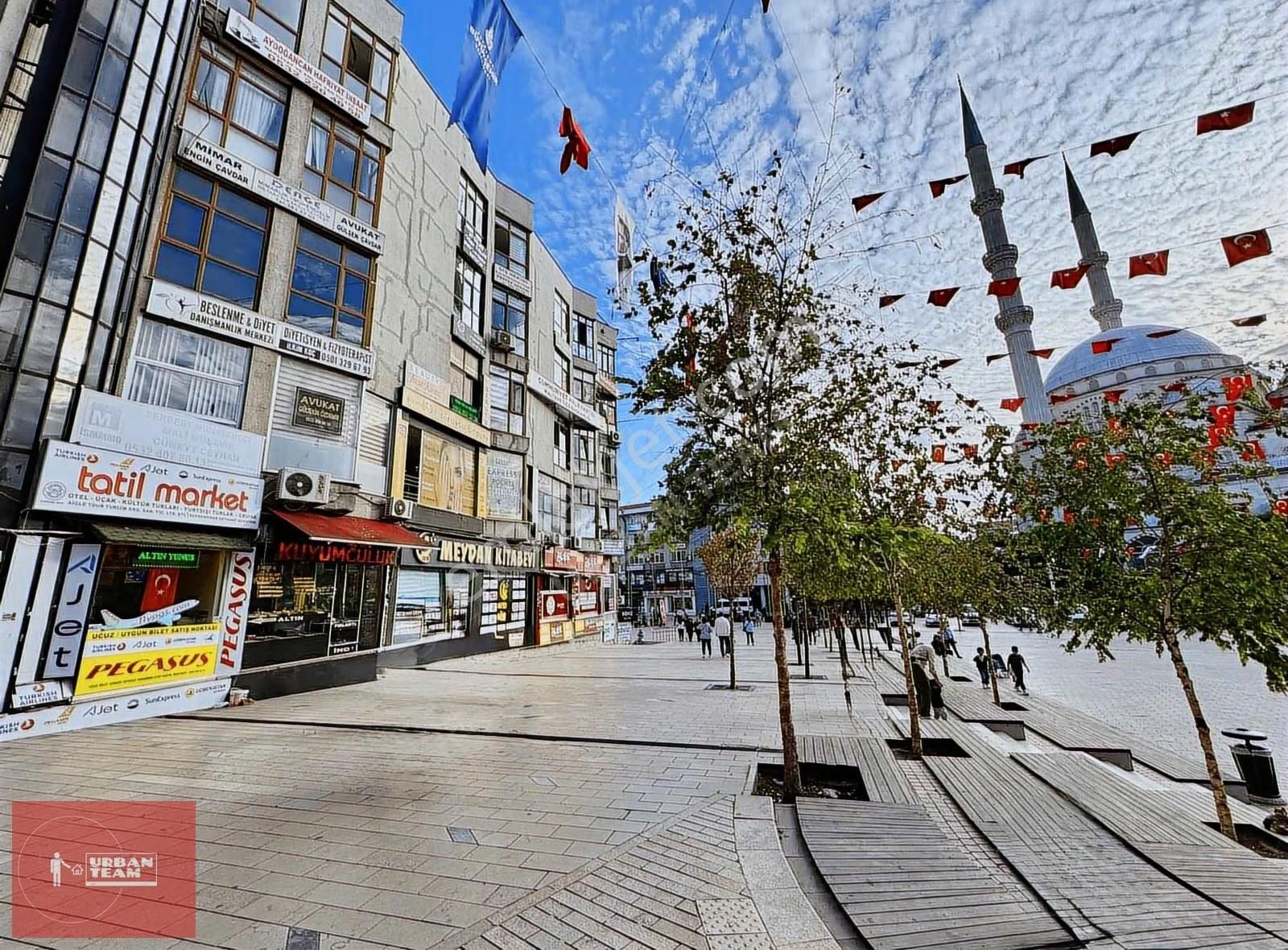 Maltepe Cumhuriyet Meydanında Yenilenmiş Ön Cephe Ofis Kiralık - Görsel 7