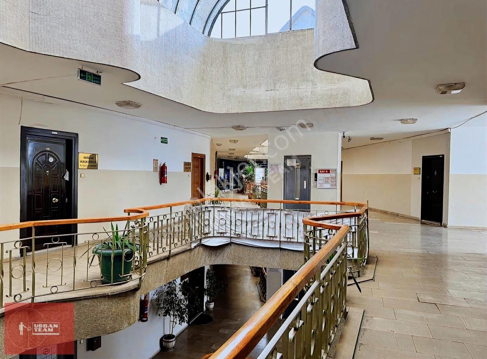 Maltepe Cumhuriyet Meydanında Yenilenmiş Ön Cephe Ofis Kiralık - Görsel 6