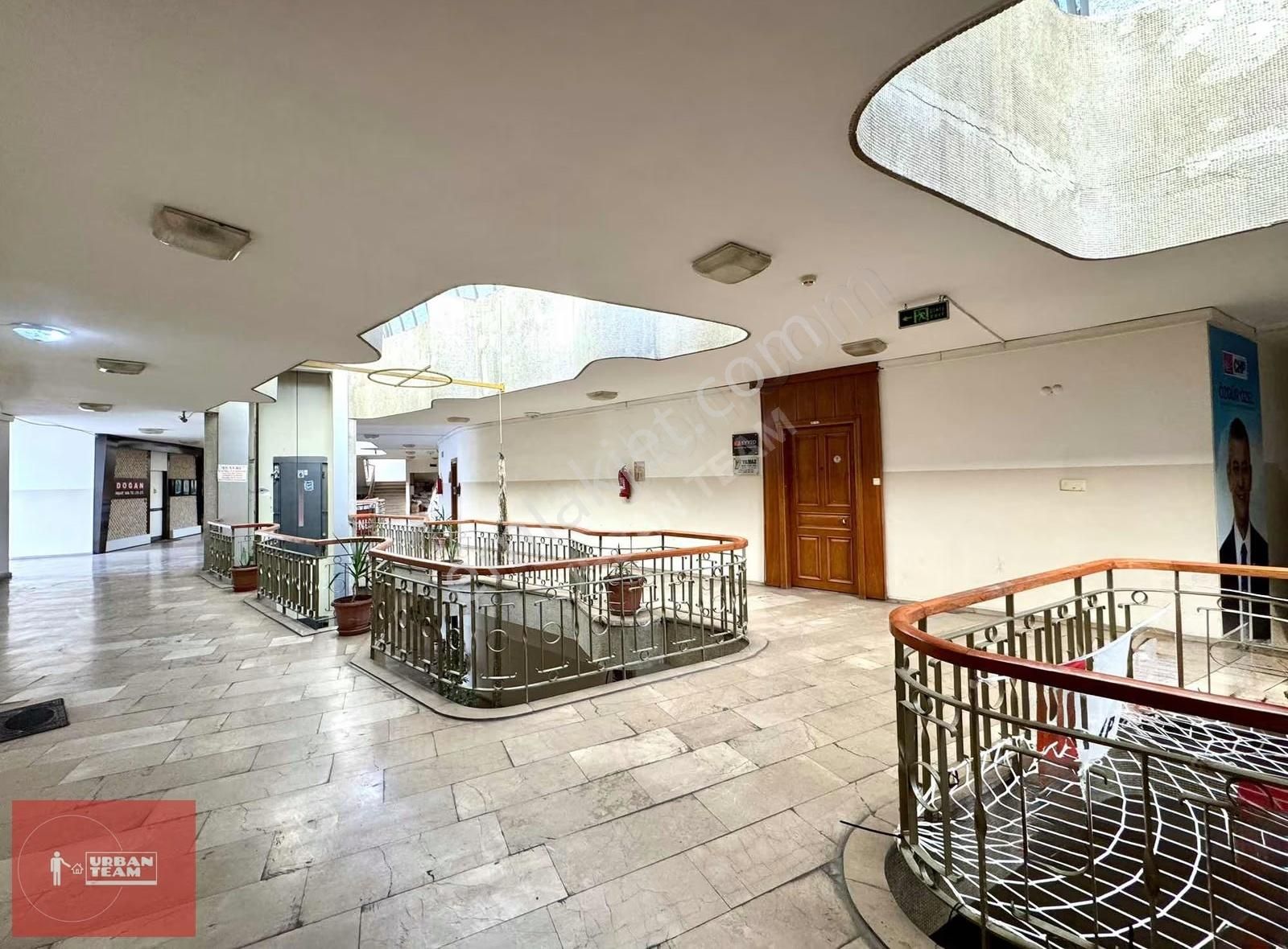 Maltepe Cumhuriyet Meydanında Yenilenmiş Ön Cephe Ofis Kiralık - Görsel 12