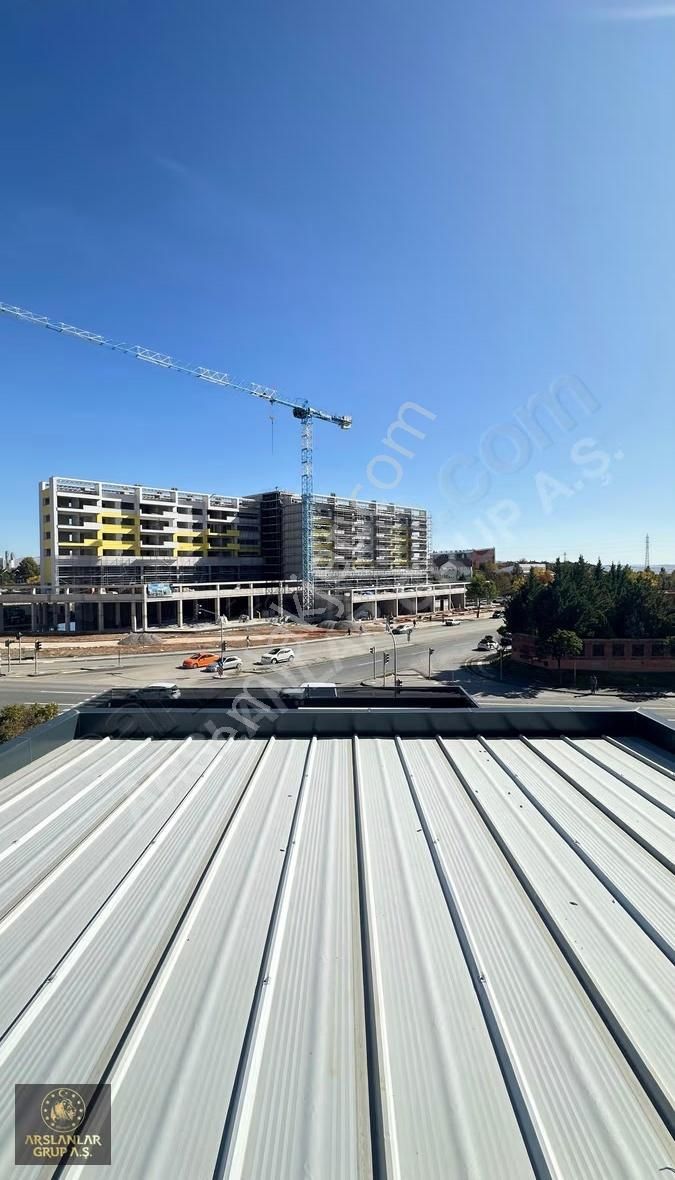 Arslanlar Grup A.ş.'den İncek'te Eşsiz Konumda Şirket Binası - Görsel 7
