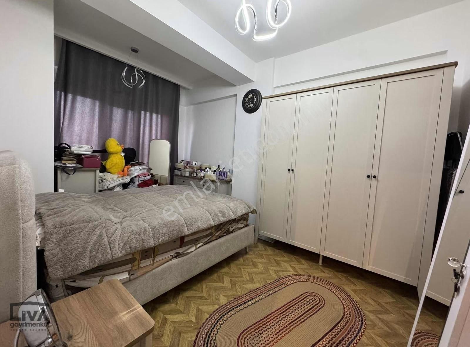 Liva'dan Yenişafakta Havuzlu Kapalı Otoparklı Arakat 2+1 Daire - Görsel 9