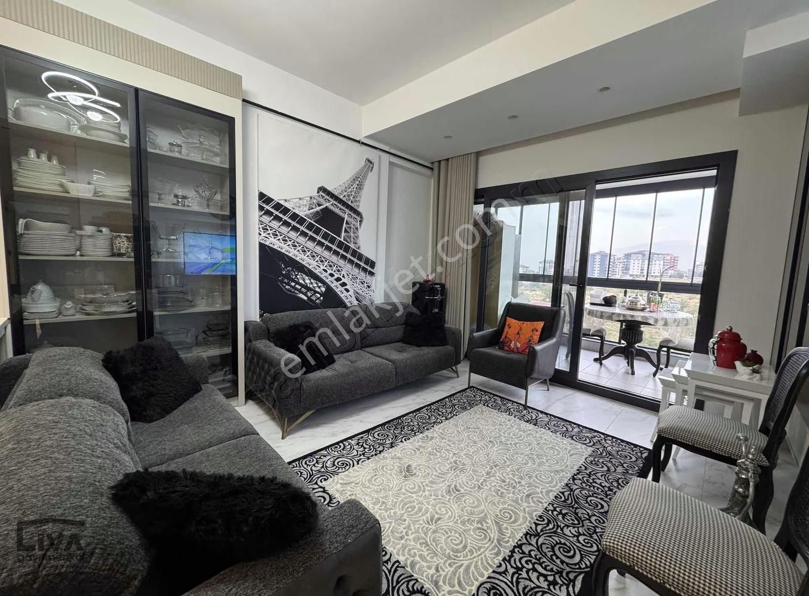 Liva'dan Yenişafakta Havuzlu Kapalı Otoparklı Arakat 2+1 Daire - Görsel 7