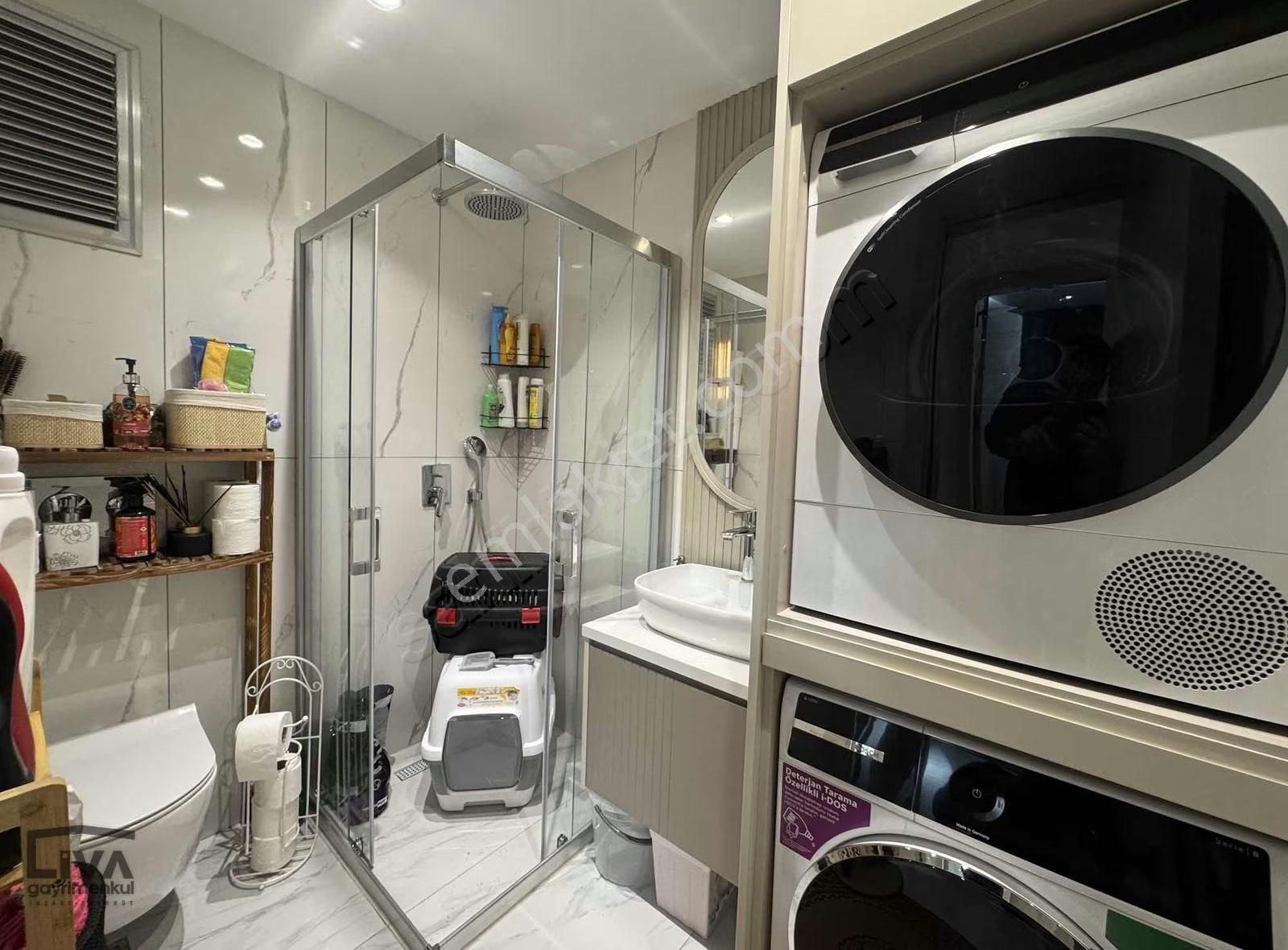 Liva'dan Yenişafakta Havuzlu Kapalı Otoparklı Arakat 2+1 Daire - Görsel 15