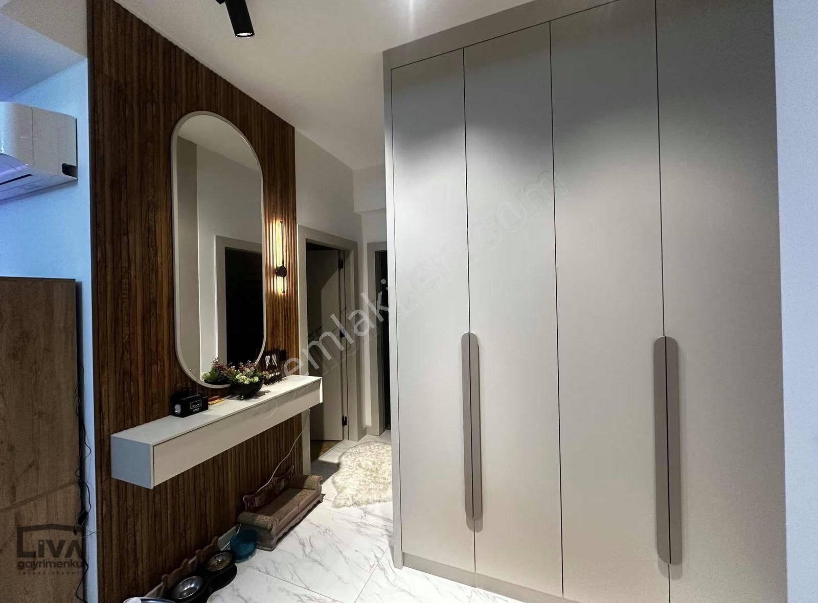 Liva'dan Yenişafakta Havuzlu Kapalı Otoparklı Arakat 2+1 Daire - Görsel 2