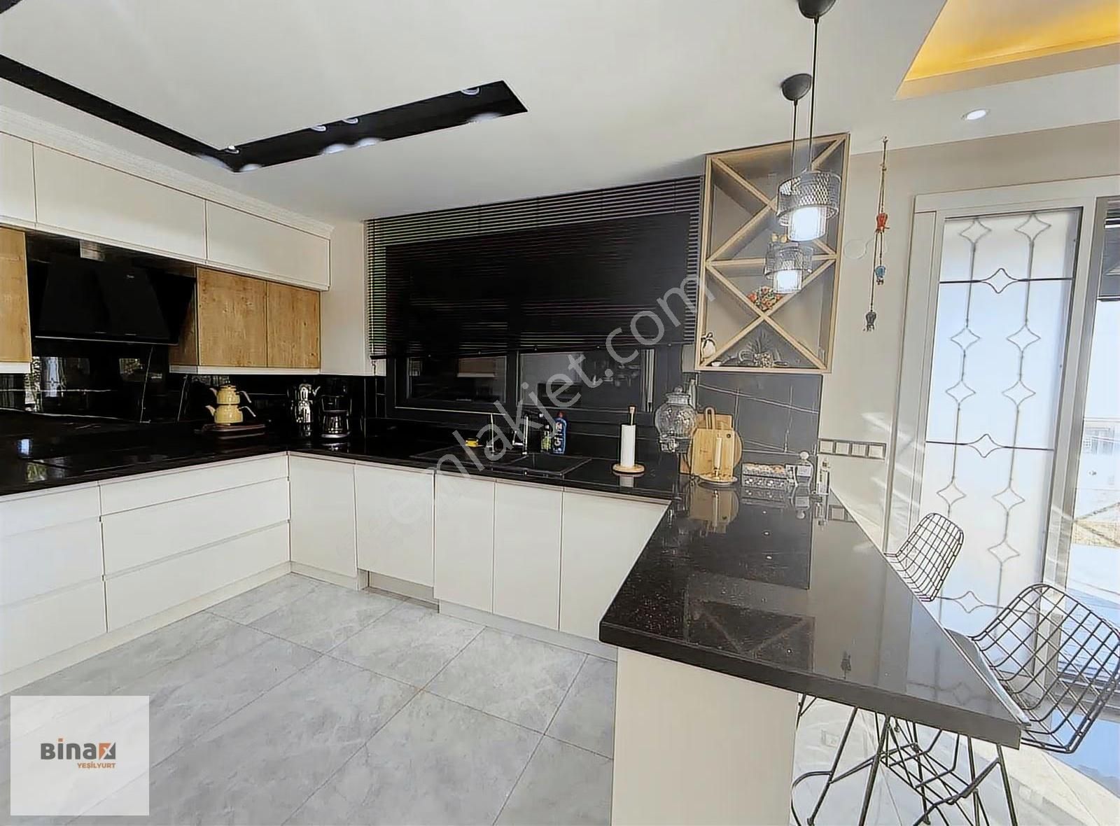 Doğanbey'de Deniz Manzaralı Havuzlu Villa - Görsel 7