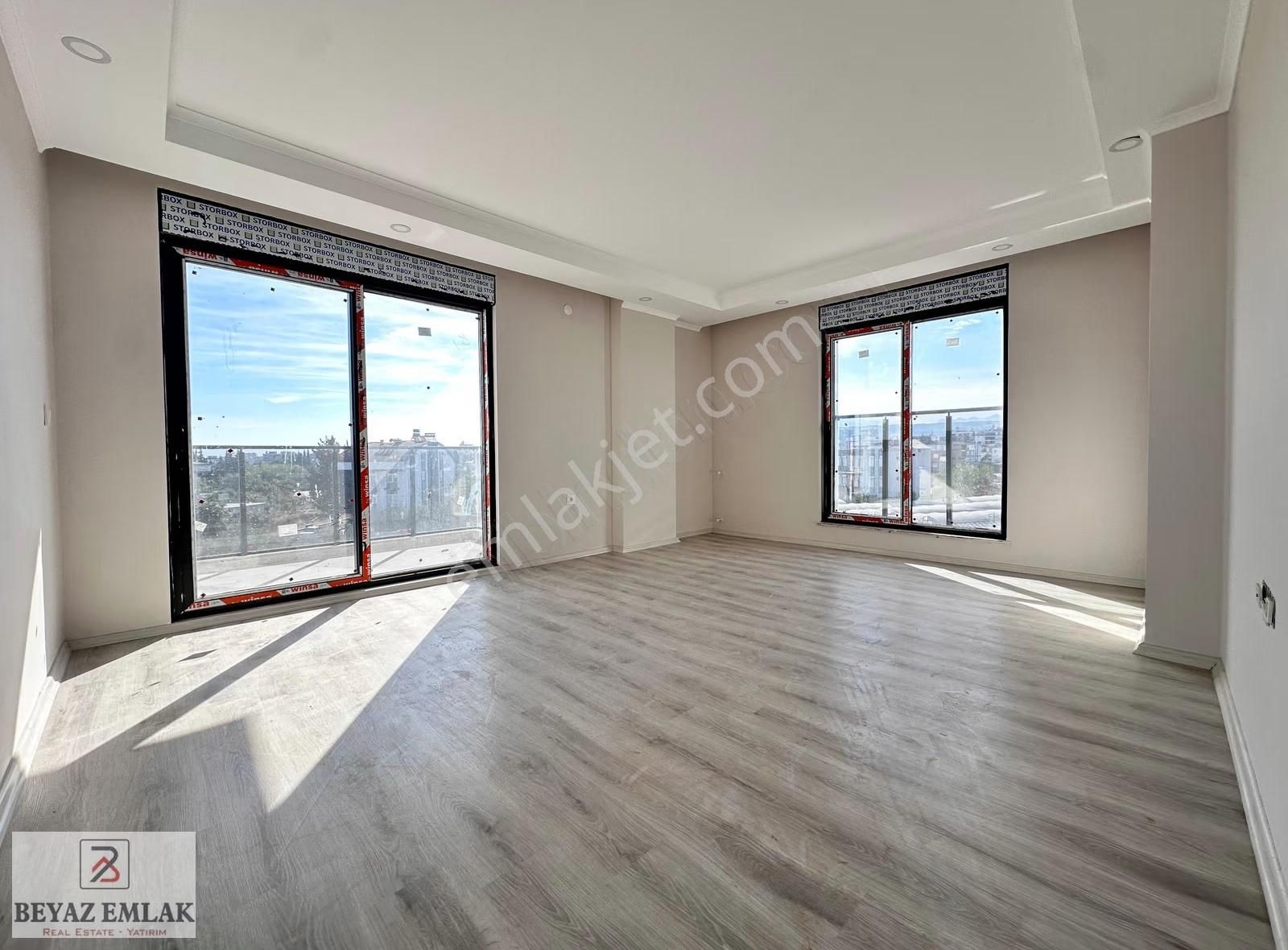 Demirel Mh. Havuzlu Ebeveyn Banyolu Asansörlü Sıfır 2+1 Daire - Görsel 8