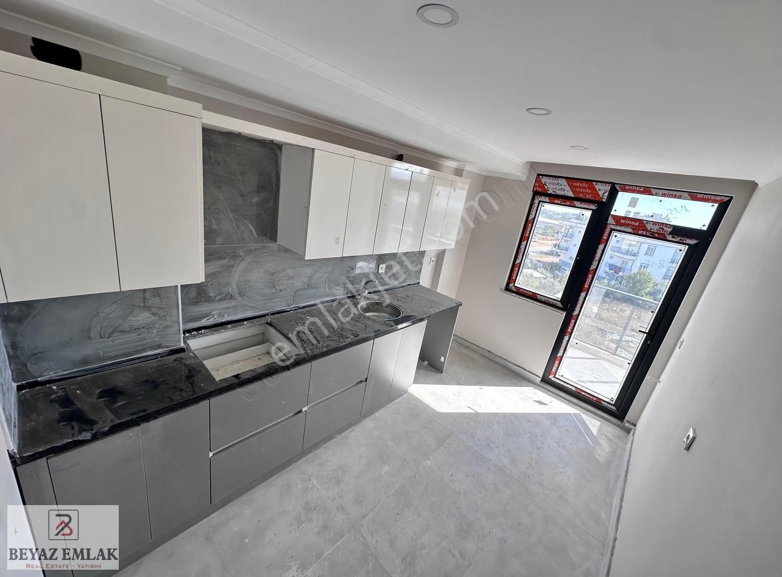 Demirel Mh. Havuzlu Ebeveyn Banyolu Asansörlü Sıfır 2+1 Daire - Görsel 15