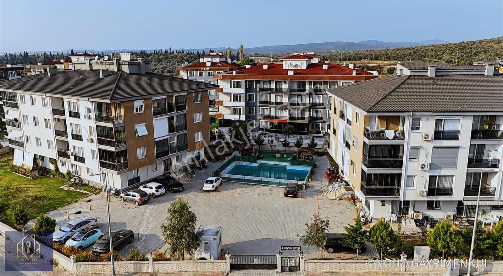 No:10 Gayrimenkul'den Havuzlu Site İçerisinde Fırsat 2+1 Daire!.