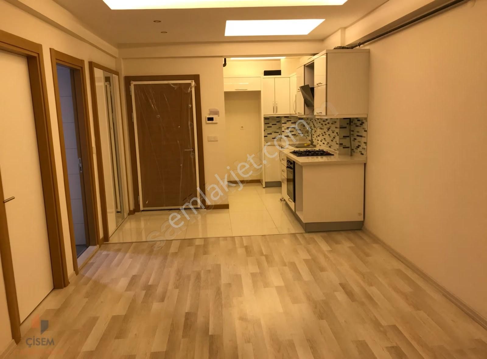 Karşıyaka Yalı Mahallesinde Satılık 1+1 Lüx Daire