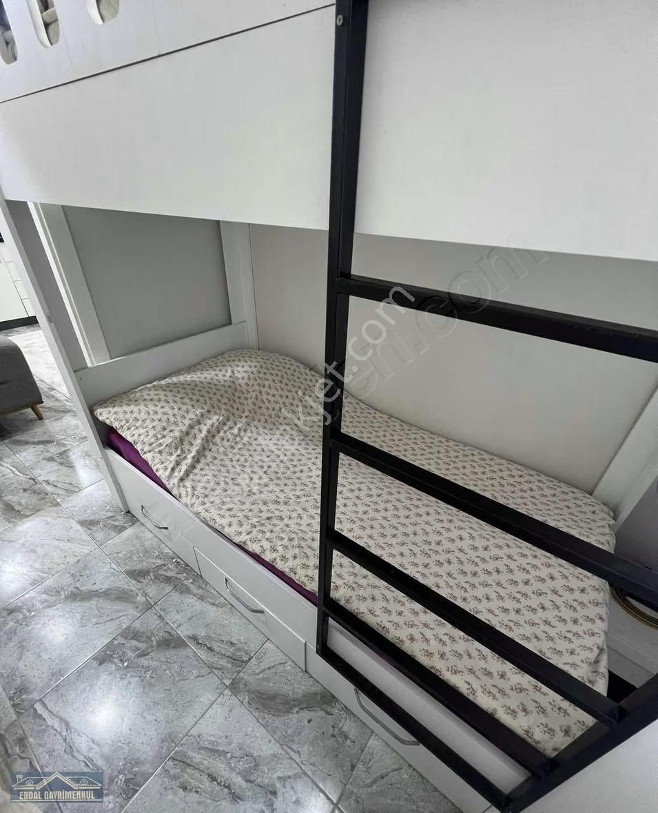 Çınar'da Acil Merkezi Konumda Satılık Ara Kat 2+1 Eşyalı Apart - Görsel 6