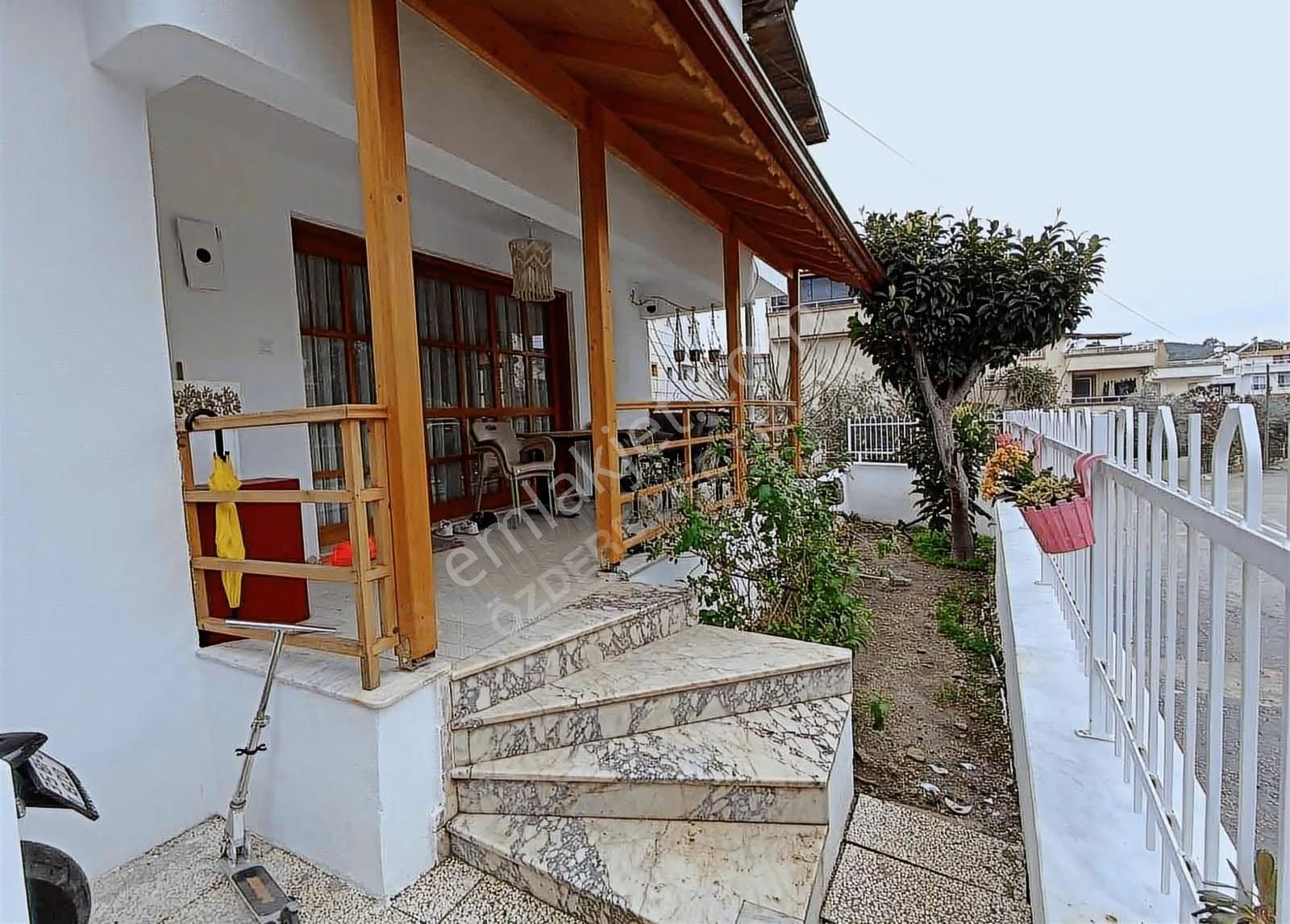 Özderede Denize Yakın Köşe Geniş Bahçeli Villa (teklife Açık) - Görsel 6