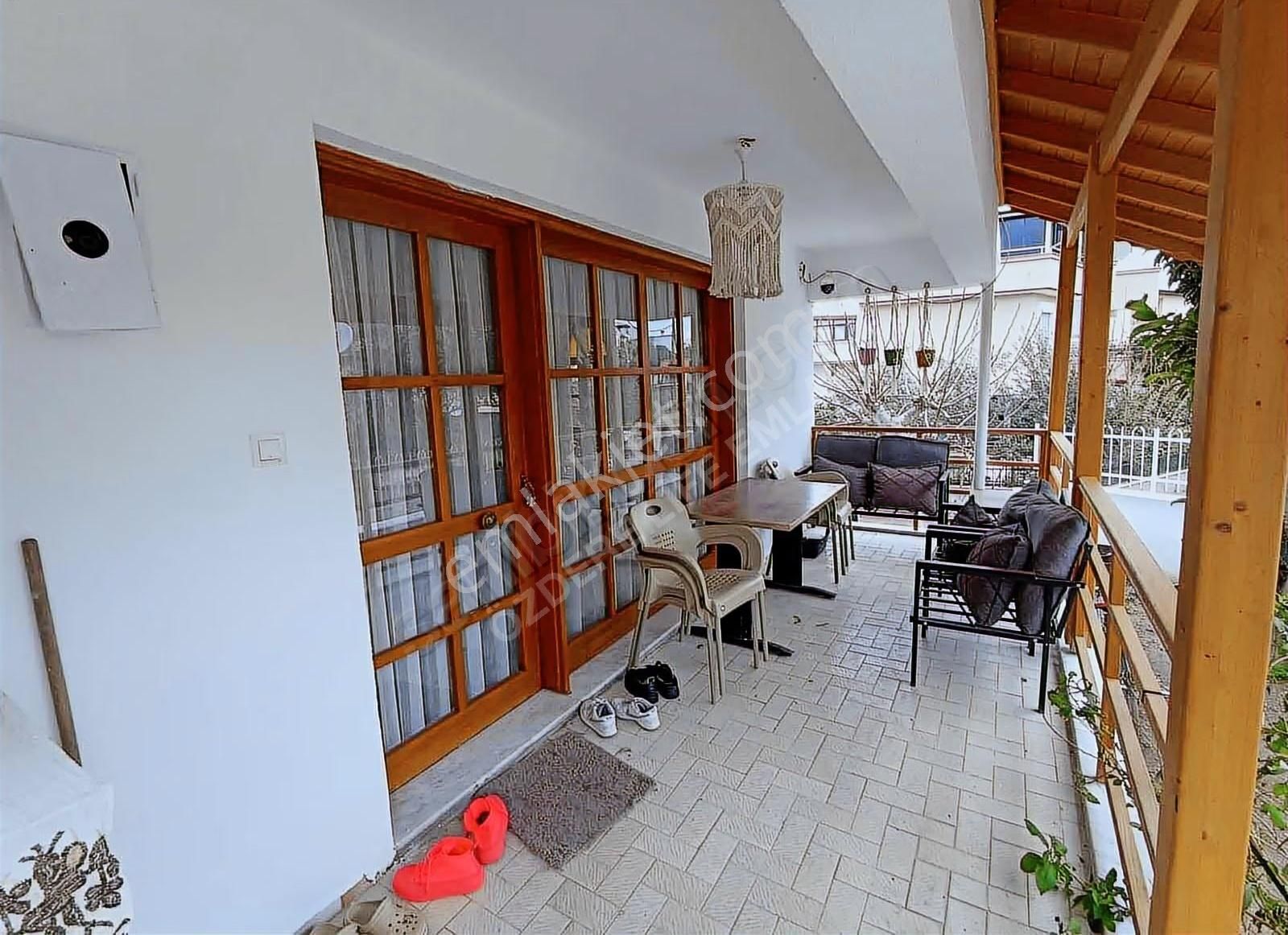 Özderede Denize Yakın Köşe Geniş Bahçeli Villa (teklife Açık) - Görsel 2