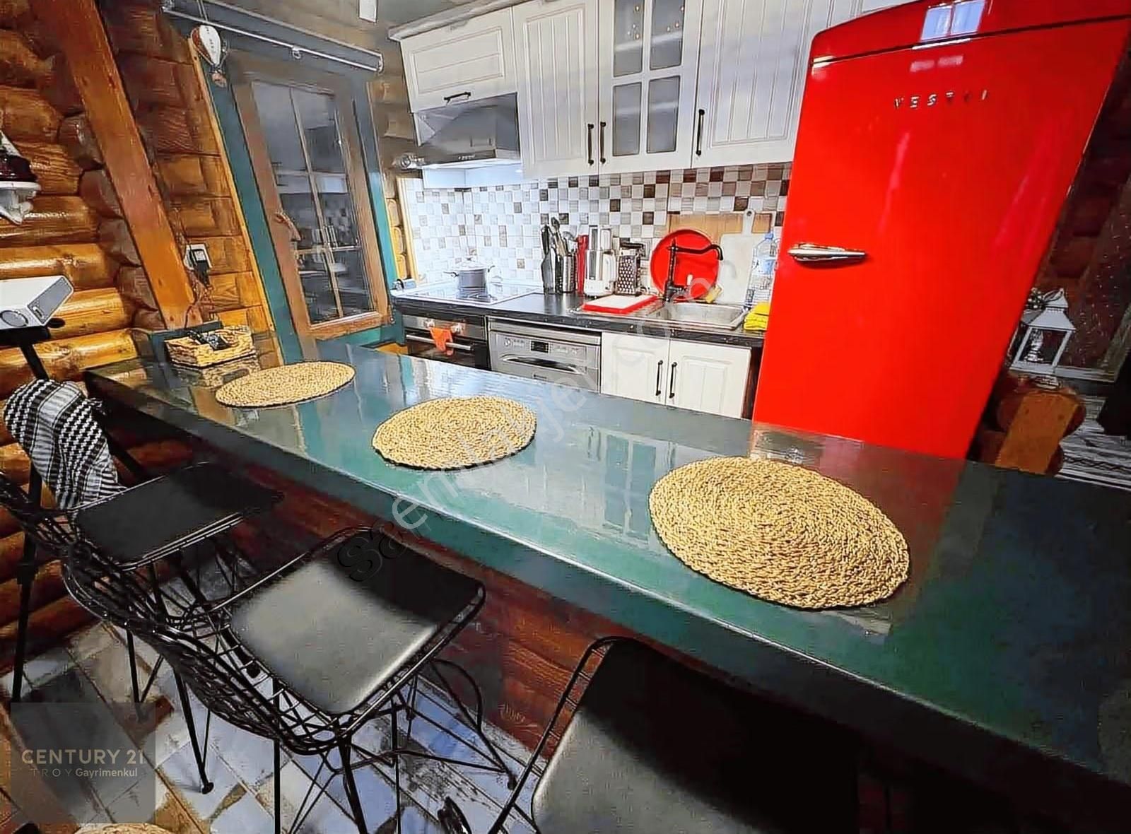 Satılık Özel Tasarım İthal Tomruk Ev - Görsel 2