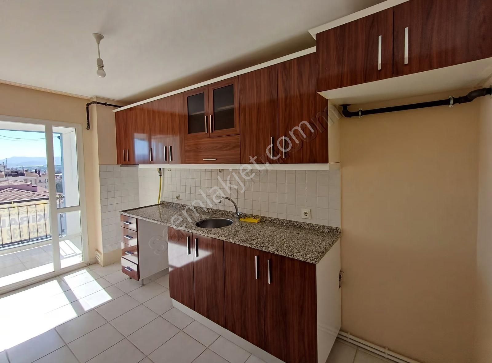 Doğru Gayrimenkulden Egekentte 3+1 Doğalgazlı Kiralık Daire