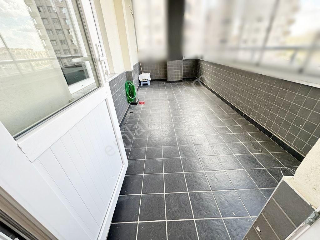 Beykent'te Açık Cepheli Bakımlı Geniş Balkonlu 2+1 Daire - Görsel 4