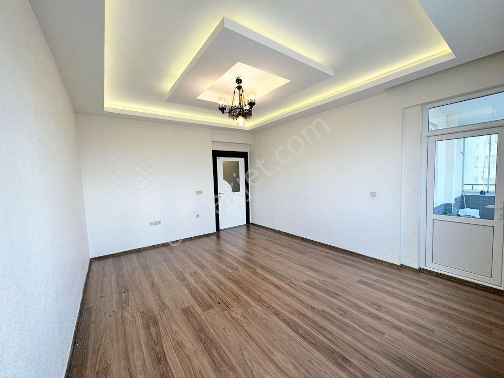 Beykent'te Açık Cepheli Bakımlı Geniş Balkonlu 2+1 Daire - Görsel 6