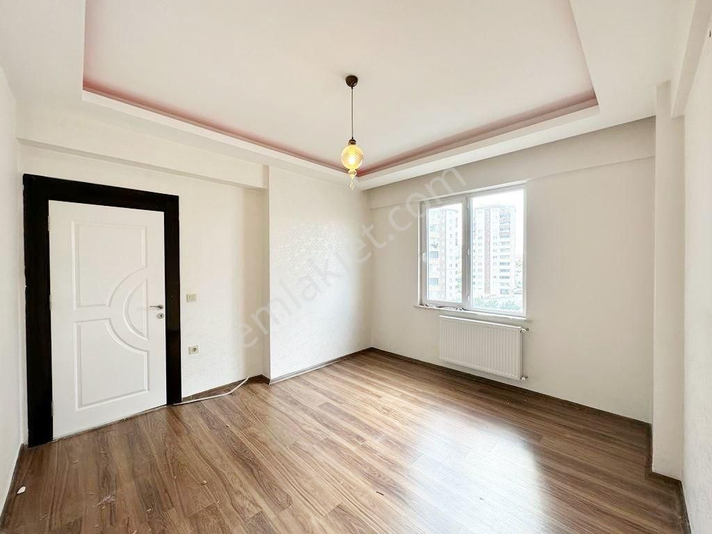 Beykent'te Açık Cepheli Bakımlı Geniş Balkonlu 2+1 Daire - Görsel 14