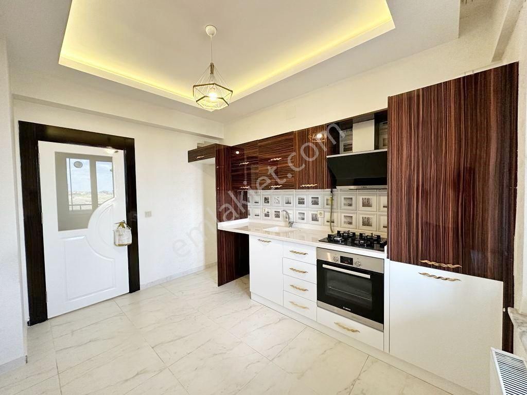 Beykent'te Açık Cepheli Bakımlı Geniş Balkonlu 2+1 Daire - Görsel 2