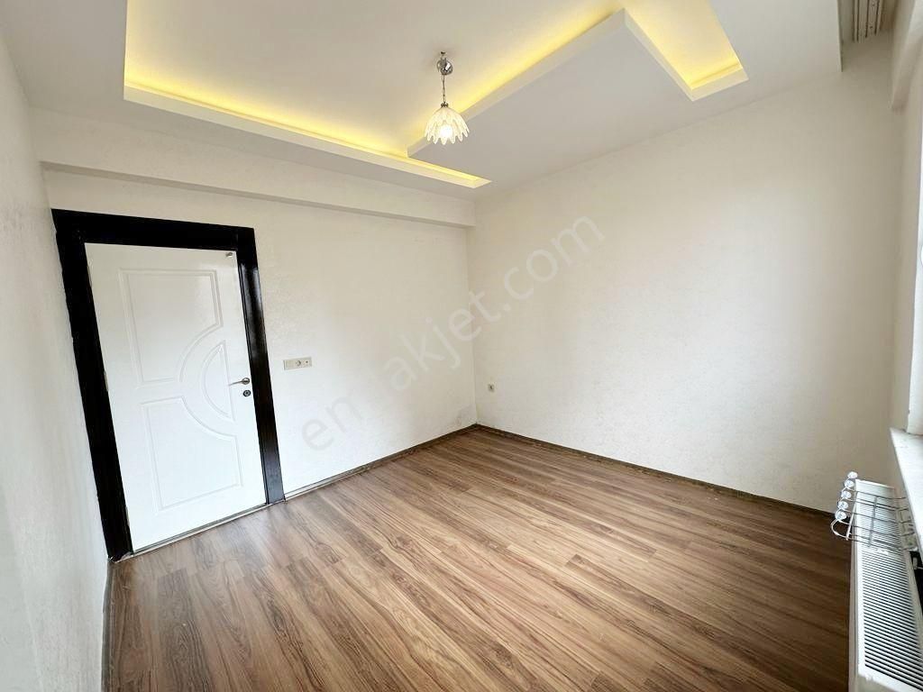 Beykent'te Açık Cepheli Bakımlı Geniş Balkonlu 2+1 Daire - Görsel 17