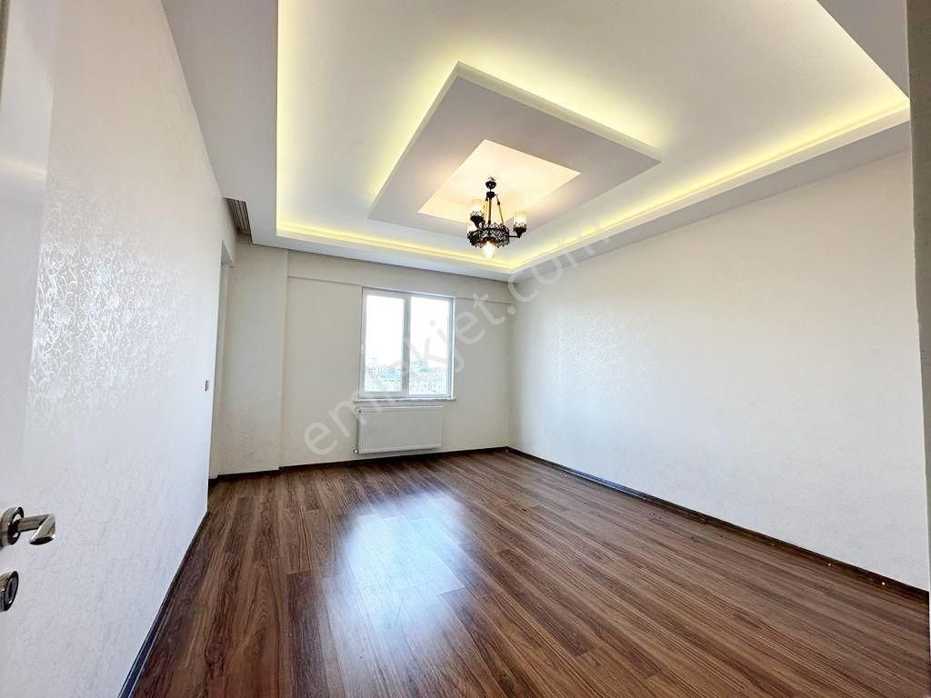 Beykent'te Açık Cepheli Bakımlı Geniş Balkonlu 2+1 Daire - Görsel 18