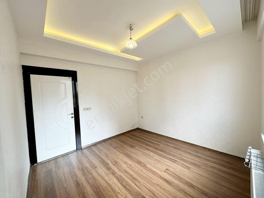 Beykent'te Açık Cepheli Bakımlı Geniş Balkonlu 2+1 Daire - Görsel 19