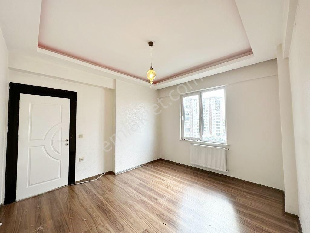 Beykent'te Açık Cepheli Bakımlı Geniş Balkonlu 2+1 Daire - Görsel 15