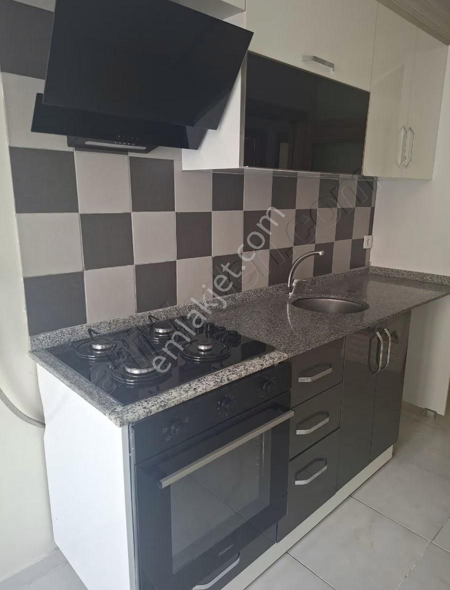 3+1 Geniş Daire Metrobüse Marmaraya Yürüme Mesafesinde - Görsel 4