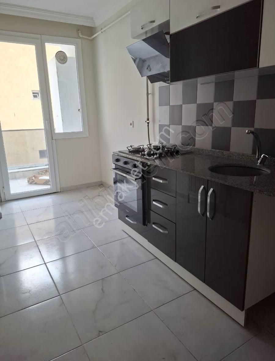 3+1 Geniş Daire Metrobüse Marmaraya Yürüme Mesafesinde - Görsel 16