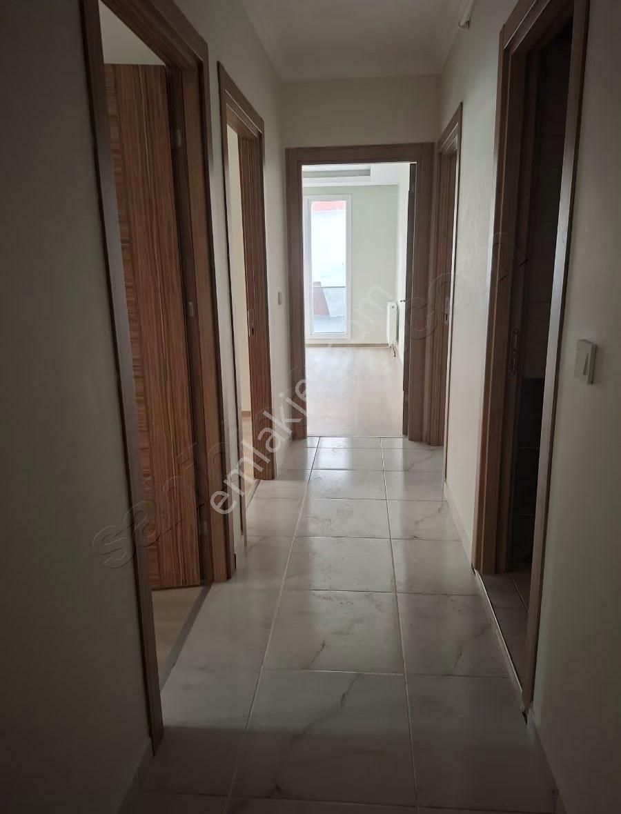 3+1 Geniş Daire Metrobüse Marmaraya Yürüme Mesafesinde - Görsel 10