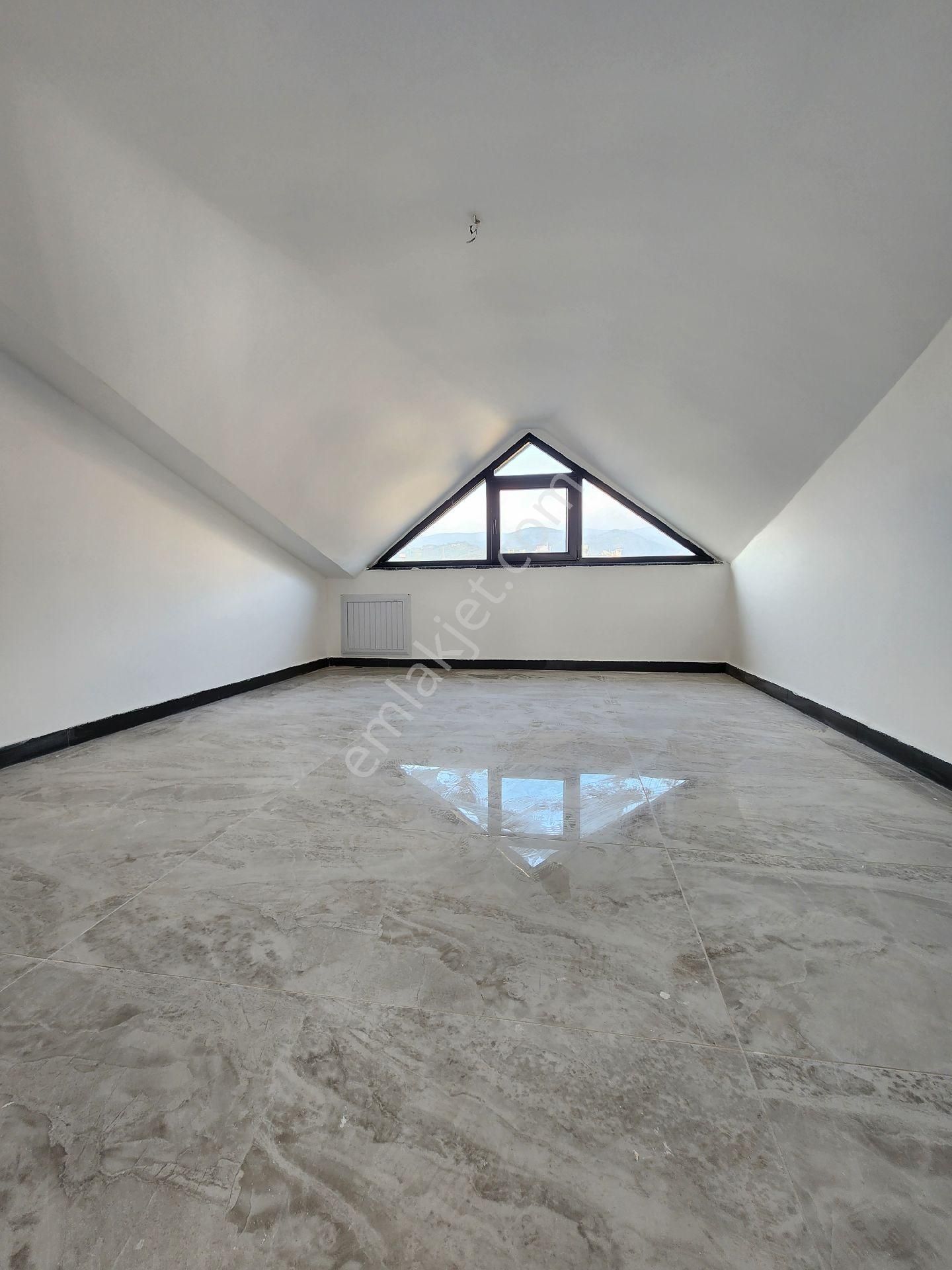 Ayvalıburun Mevkii'nde Akıllı Ev Teknolojili, Sıfır, 3 Katlı Müstakil Villa! - Görsel 19