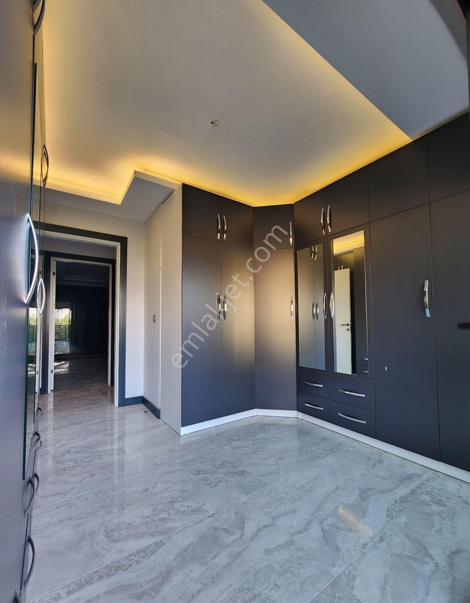 Ayvalıburun Mevkii'nde Akıllı Ev Teknolojili, Sıfır, 3 Katlı Müstakil Villa! - Görsel 15