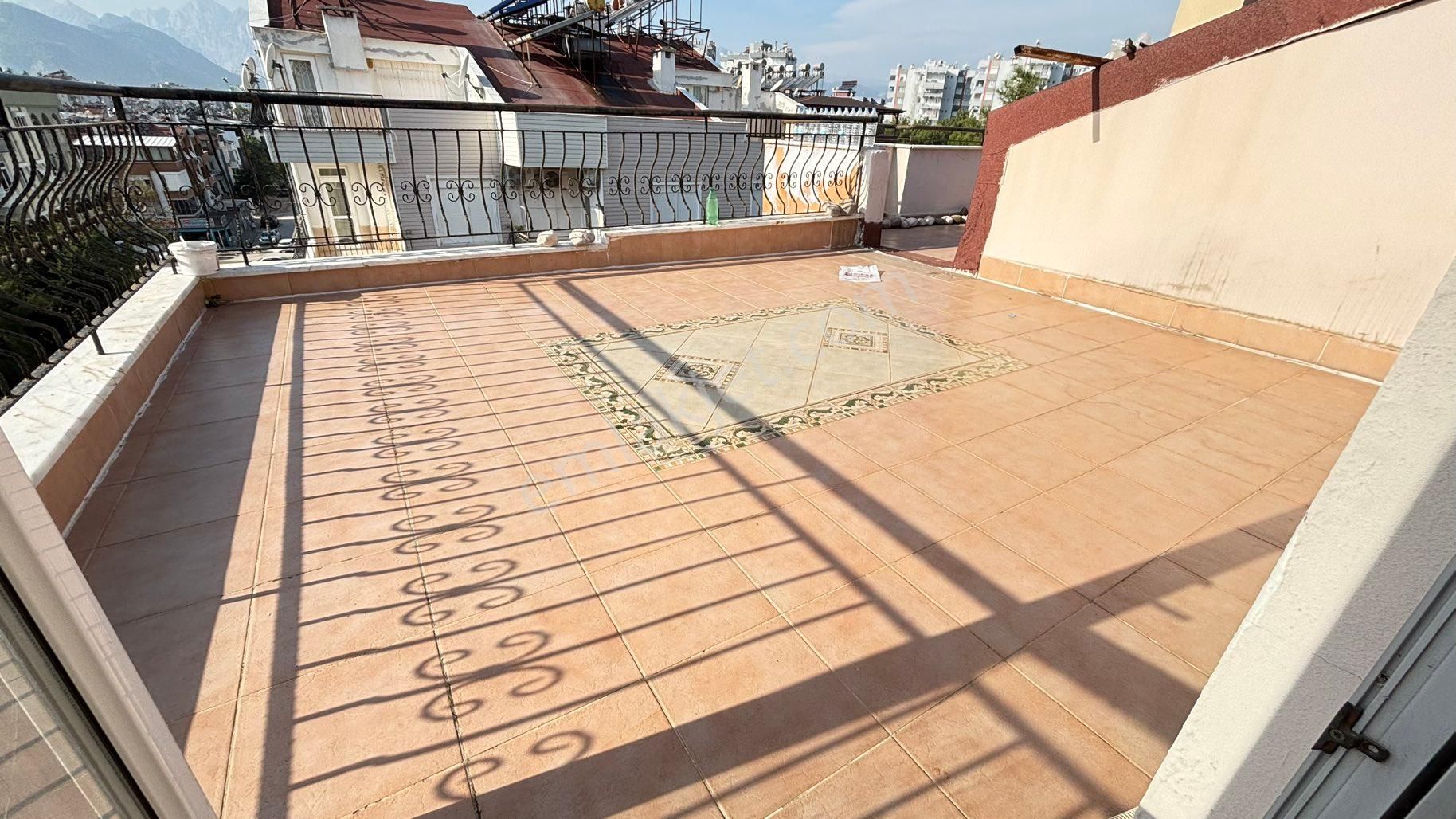 Antalya Konyaaltı Hayatpark Yanında 4+2 Dublex - Görsel 15