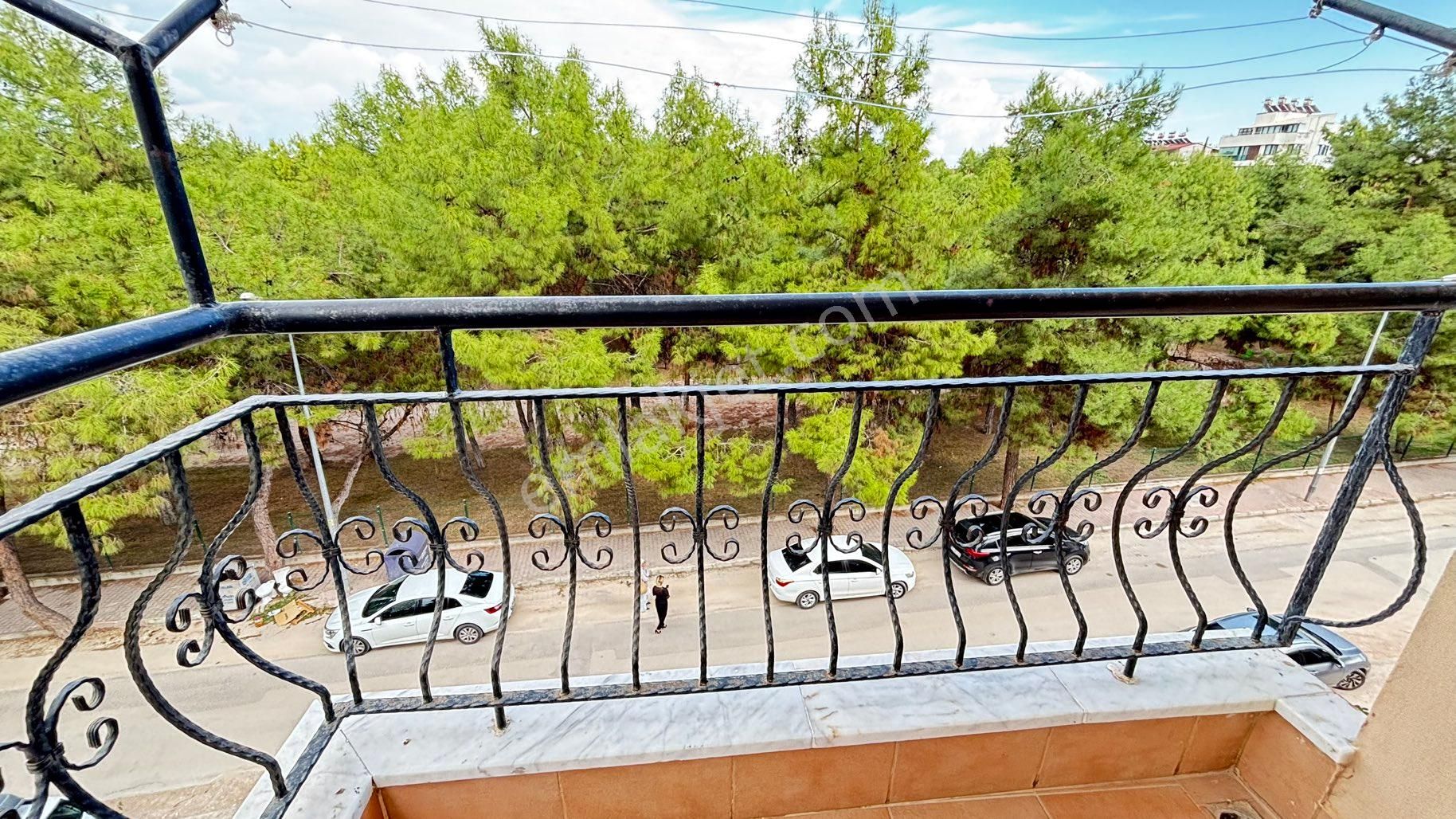 Antalya Konyaaltı Hayatpark Yanında 4+2 Dublex