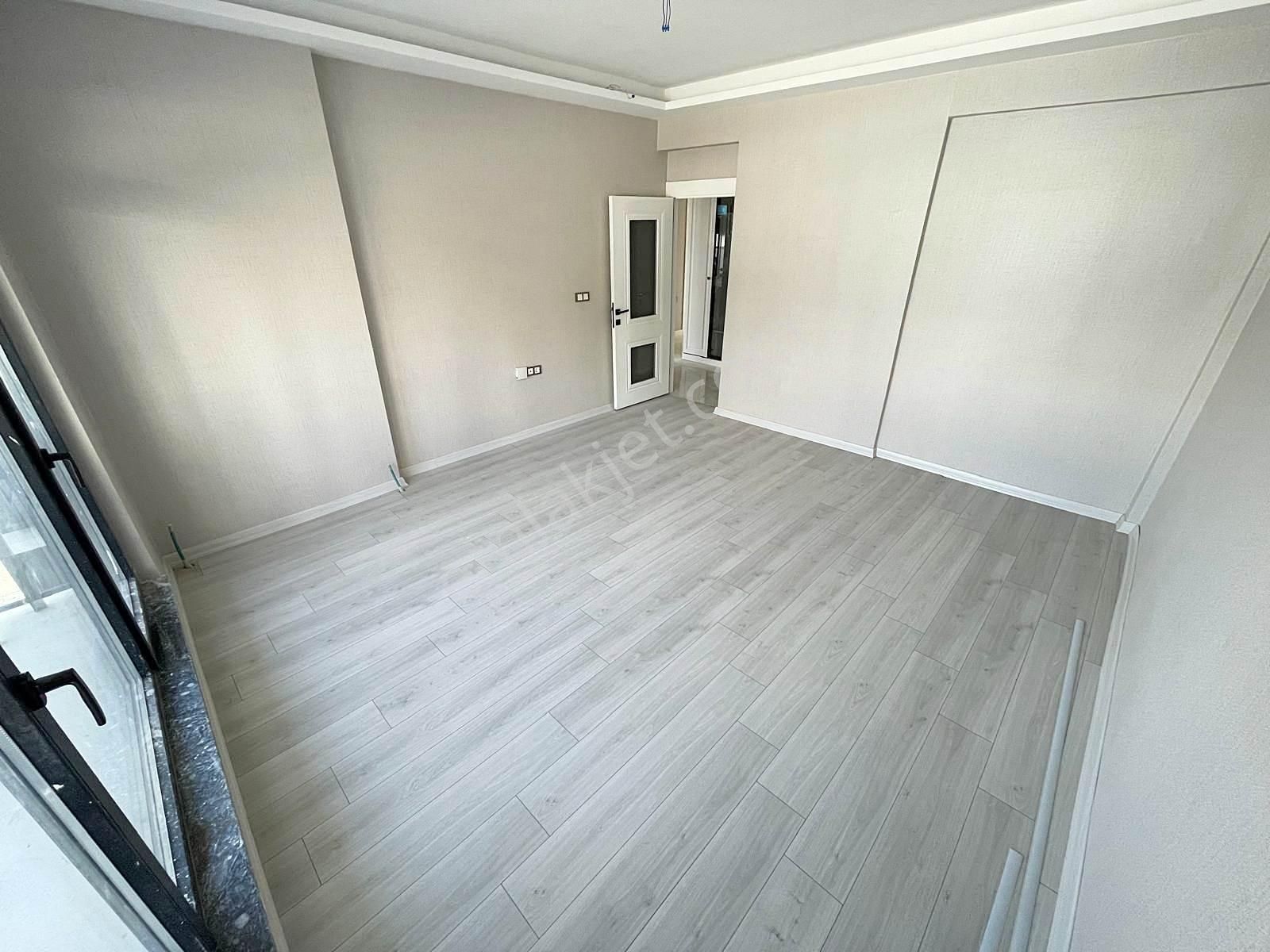 Cadde Paraleli Oturuma Hazır 3+1 Full Yapılı Sıfır Daireler - Görsel 11