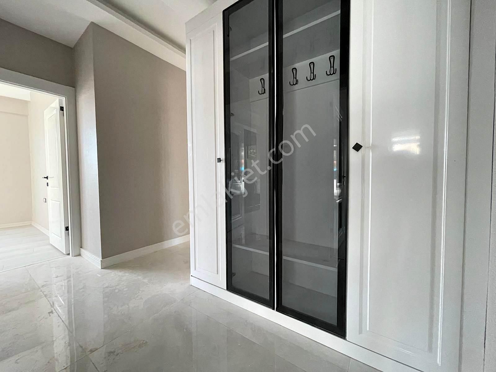 Cadde Paraleli Oturuma Hazır 3+1 Full Yapılı Sıfır Daireler - Görsel 24