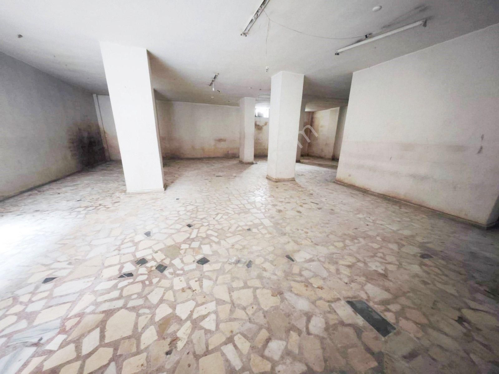 Çakmak Durağı Yakını Kiralık Bodrum Kat Geniş Dükkan - Görsel 10