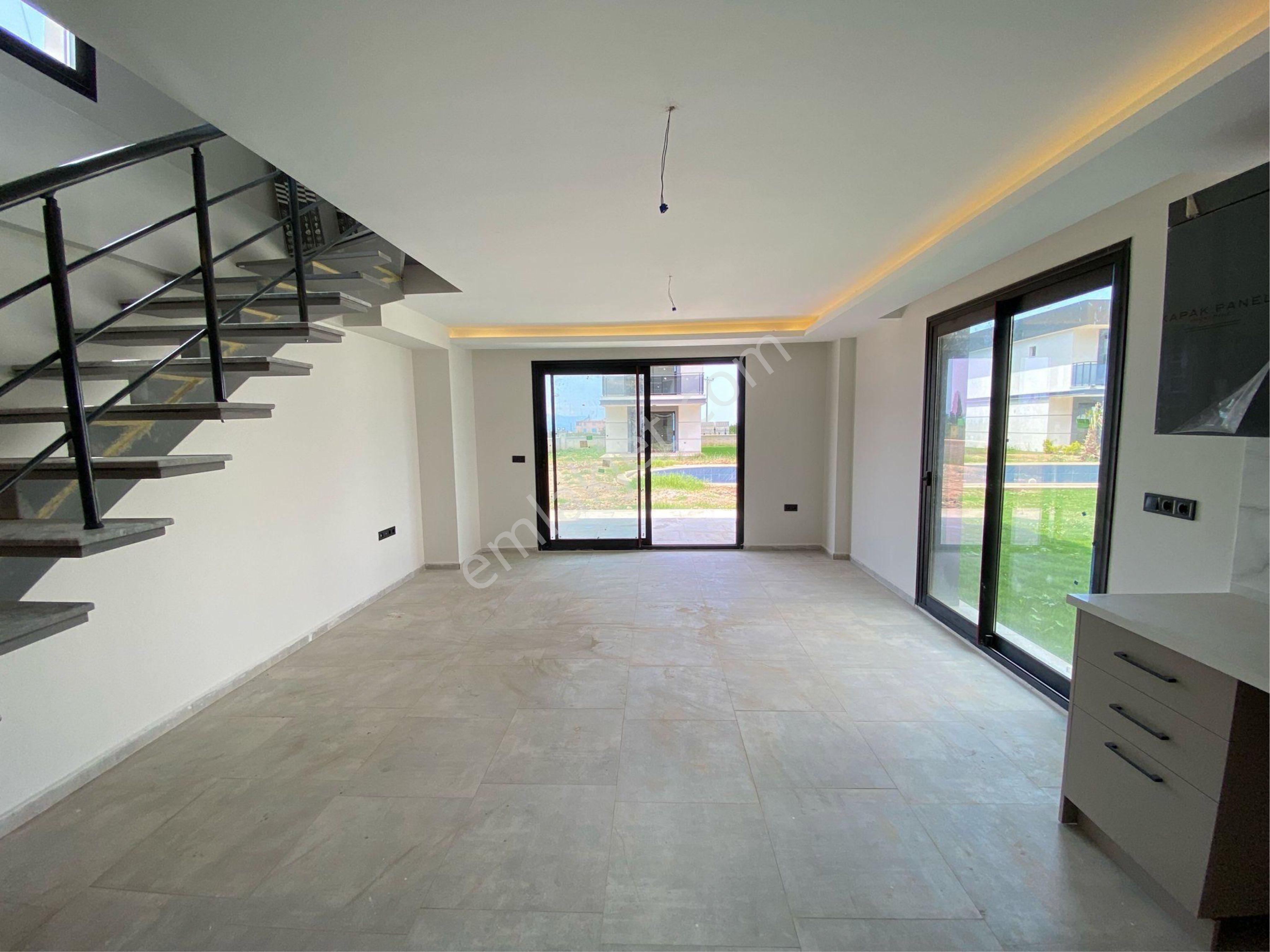 Kuşadası’nda Denize Yakın Havuzlu Tek Müstakil Satılık Villa - Görsel 13